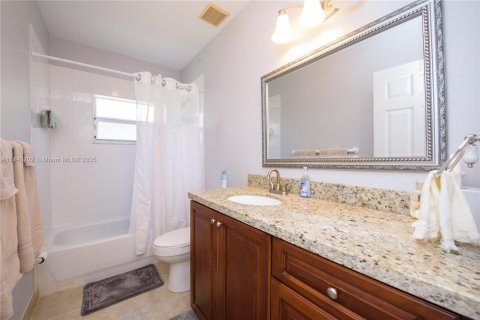 Casa en venta en Homestead, Florida, 3 dormitorios, 141.12 m2 № 1981486 - foto 17