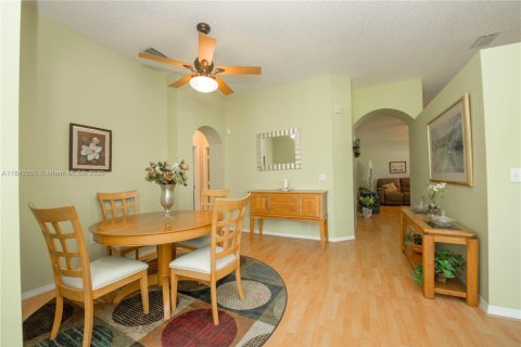 Casa en venta en Homestead, Florida, 3 dormitorios, 141.12 m2 № 1981486 - foto 4