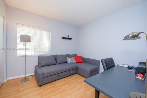 Casa en venta en Homestead, Florida, 3 dormitorios, 141.12 m2 № 1981486 - foto 13