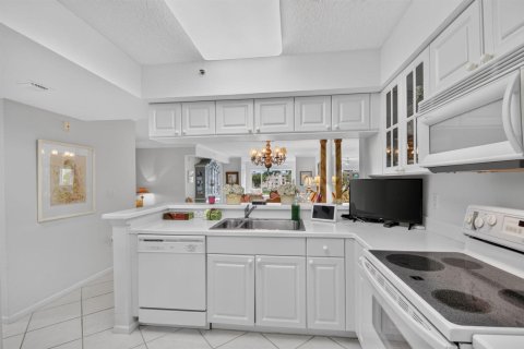 Condo in Boynton Beach, Florida, 2 bedrooms  № 2369788 - photo 11