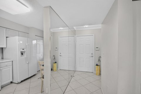 Condo in Boynton Beach, Florida, 2 bedrooms  № 2369788 - photo 8