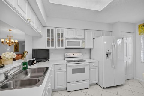 Condo in Boynton Beach, Florida, 2 bedrooms  № 2369788 - photo 9