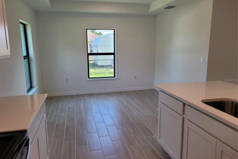 House in Englewood, Florida 3 bedrooms, 142.6 sq.m. № 2195403 - photo 10