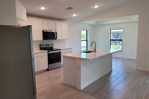 House in Englewood, Florida 3 bedrooms, 142.6 sq.m. № 2195403 - photo 7