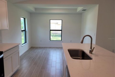 House in Englewood, Florida 3 bedrooms, 142.6 sq.m. № 2195403 - photo 9