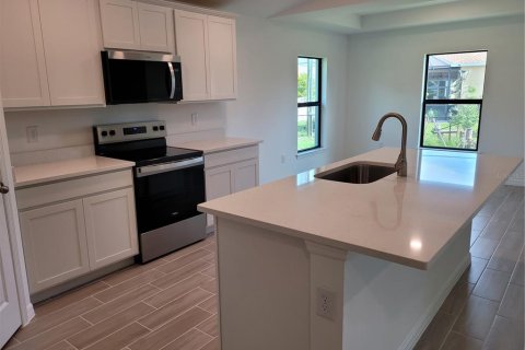 House in Englewood, Florida 3 bedrooms, 142.6 sq.m. № 2195403 - photo 8