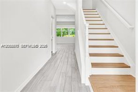 Touwnhouse à louer à Hollywood, Floride: 3 chambres, 164.99 m2 № 2360229 - photo 5
