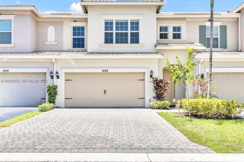 Touwnhouse à Hollywood, Floride 3 chambres, 164.99 m2 № 2360229