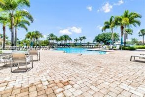 Touwnhouse à louer à Hollywood, Floride: 3 chambres, 164.99 m2 № 2360229 - photo 4