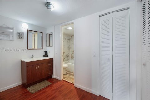 Condominio en venta en Aventura, Florida, 2 dormitorios, 93.37 m2 № 2045248 - foto 26