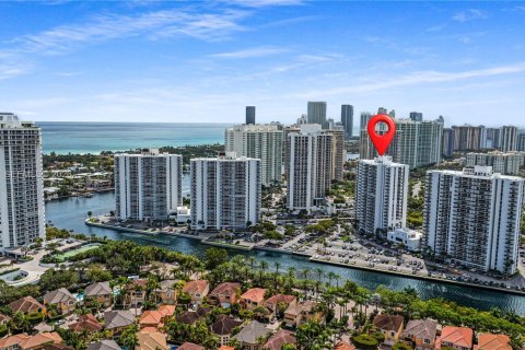 Condominio en venta en Aventura, Florida, 2 dormitorios, 93.37 m2 № 2045248 - foto 3