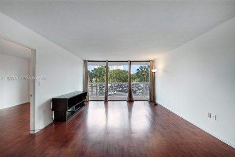 Condominio en venta en Aventura, Florida, 2 dormitorios, 93.37 m2 № 2045248 - foto 15