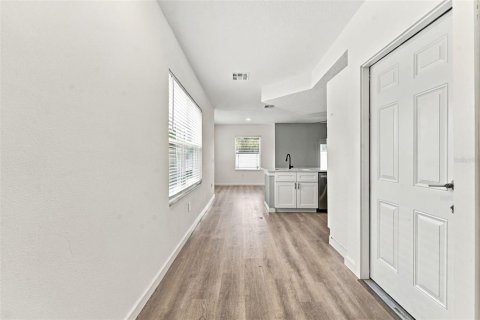Townhouse in Saint Petersburg, Florida 3 bedrooms, 156.54 sq.m. № 2406356 - photo 7
