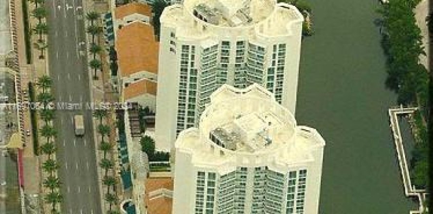 Condo à Sunny Isles Beach, Floride, 3 chambres № 1729743