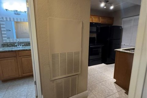 Condo in Orlando, Florida, 1 bedroom  № 1914967 - photo 17