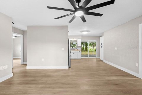 Villa ou maison à vendre à Orlando, Floride: 3 chambres, 97.55 m2 № 2156279 - photo 10
