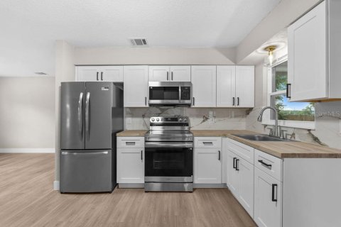 Villa ou maison à vendre à Orlando, Floride: 3 chambres, 97.55 m2 № 2156279 - photo 7