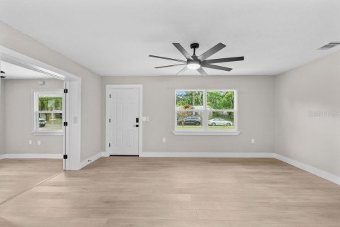 Villa ou maison à vendre à Orlando, Floride: 3 chambres, 97.55 m2 № 2156279 - photo 11
