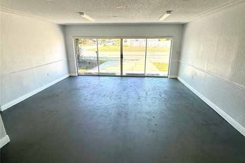 Propiedad comercial en venta en Port Richey, Florida, 178 m2 № 2150855 - foto 3