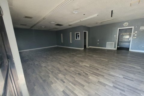 Tienda en alquiler en Fort Lauderdale, Florida № 1224781 - foto 1