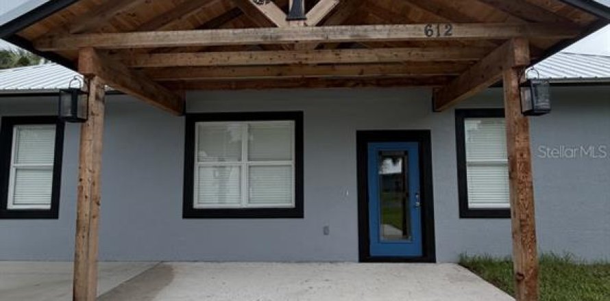Casa en Okeechobee, Florida 3 dormitorios, 181.9 m2 № 2349299