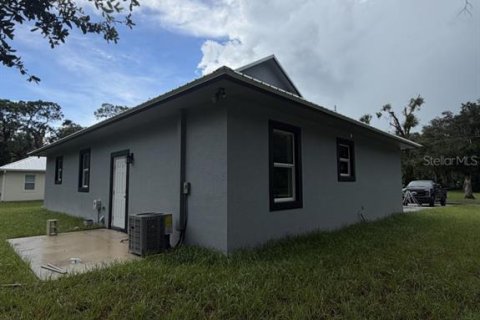 Casa en venta en Okeechobee, Florida, 3 dormitorios, 181.9 m2 № 2349299 - foto 2