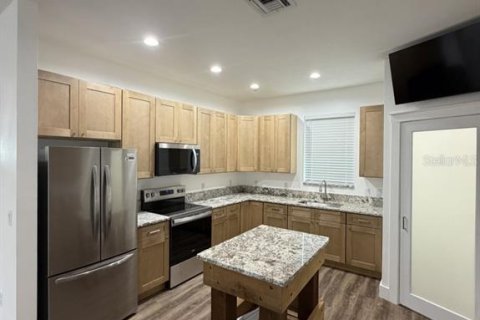 Casa en venta en Okeechobee, Florida, 3 dormitorios, 181.9 m2 № 2349299 - foto 28
