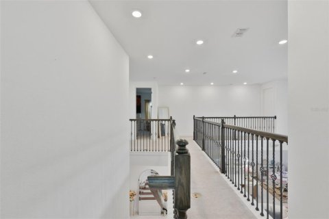 House in Riverview, Florida 5 bedrooms, 397.71 sq.m. № 2223245 - photo 24
