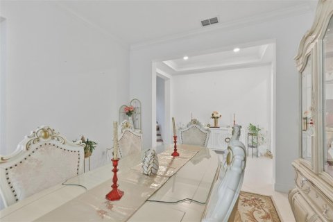 House in Riverview, Florida 5 bedrooms, 397.71 sq.m. № 2223245 - photo 16