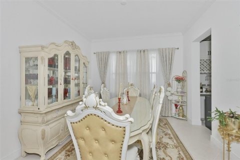 House in Riverview, Florida 5 bedrooms, 397.71 sq.m. № 2223245 - photo 15