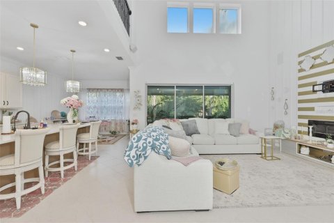 House in Riverview, Florida 5 bedrooms, 397.71 sq.m. № 2223245 - photo 10
