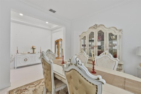 House in Riverview, Florida 5 bedrooms, 397.71 sq.m. № 2223245 - photo 14