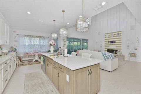 House in Riverview, Florida 5 bedrooms, 397.71 sq.m. № 2223245 - photo 11