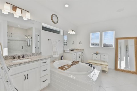 House in Riverview, Florida 5 bedrooms, 397.71 sq.m. № 2223245 - photo 22