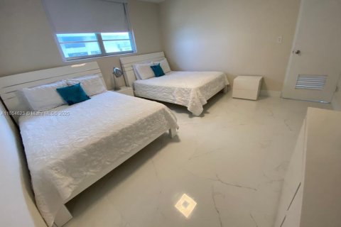 Condo in Hollywood, Florida, 2 bedrooms  № 1962489 - photo 10