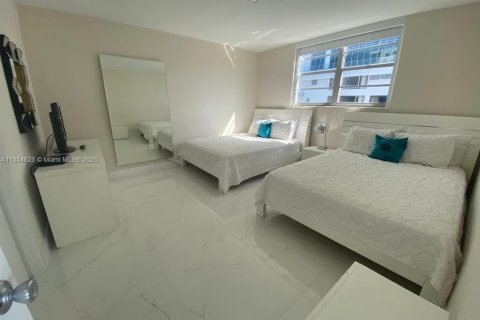 Condo in Hollywood, Florida, 2 bedrooms  № 1962489 - photo 9