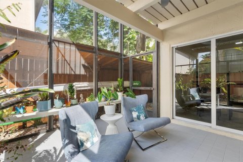 Copropriété à vendre à Miami, Floride: 2 chambres, 98.48 m2 № 1969058 - photo 26