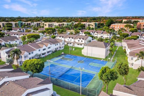Condominio en venta en Hialeah, Florida, 1 dormitorio, 58.9 m2 № 1887722 - foto 15