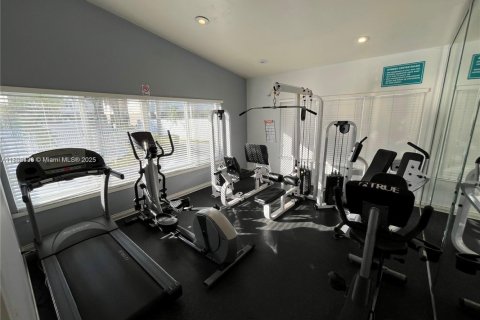Condominio en venta en Hialeah, Florida, 1 dormitorio, 58.9 m2 № 1887722 - foto 17