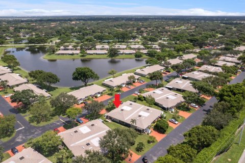 House in Boca Raton, Florida 2 bedrooms, 96.99 sq.m. № 1225856 - photo 1