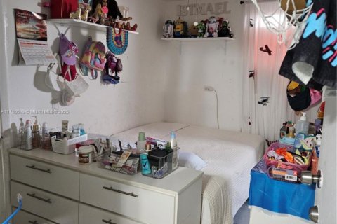 House in Miami, Florida 3 bedrooms, 85.28 sq.m. № 1961538 - photo 8