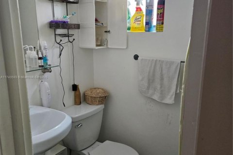 House in Miami, Florida 3 bedrooms, 85.28 sq.m. № 1961538 - photo 9