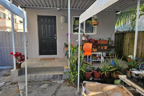 House in Miami, Florida 3 bedrooms, 85.28 sq.m. № 1961538 - photo 3