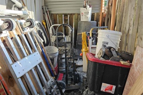 House in Miami, Florida 3 bedrooms, 85.28 sq.m. № 1961538 - photo 17