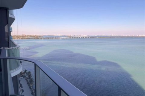 Condo in Miami, Florida, 3 bedrooms  № 2030230 - photo 10