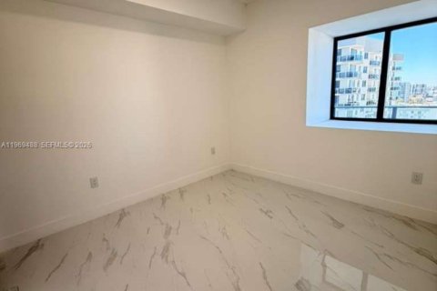 Condo in Miami, Florida, 3 bedrooms  № 2030230 - photo 20