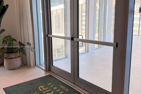 Condo in Miami, Florida, 3 bedrooms  № 2030230 - photo 28