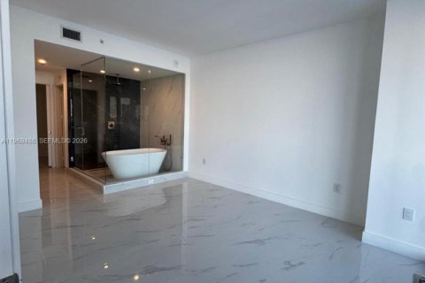 Condo in Miami, Florida, 3 bedrooms  № 2030230 - photo 3