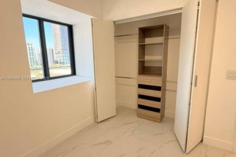 Condo in Miami, Florida, 3 bedrooms  № 2030230 - photo 21