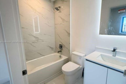Condo in Miami, Florida, 3 bedrooms  № 2030230 - photo 19